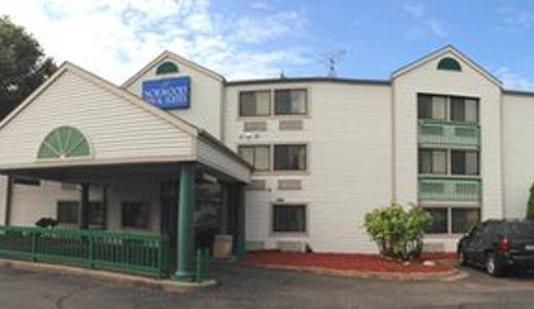 Norwood Inn and Suites - Minneapolis, MN