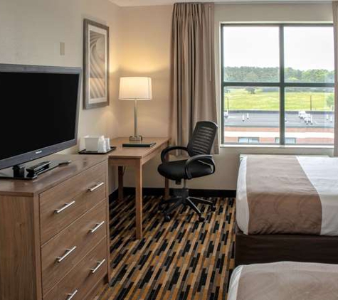 Quality Suites Lake Wright - Norfolk Airport - Norfolk, VA