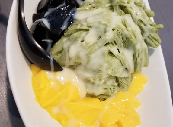 Mr Champion - Arcadia, CA. Large matcha snow with egg flan and grass jelly