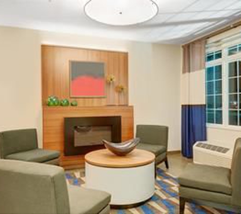 Microtel Inn & Suites by Wyndham Philadelphia Airport Ridley - Ridley Park, PA