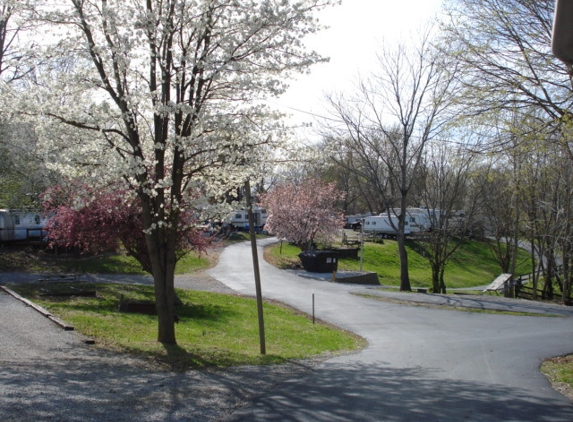 Chimney Rock RV Park - Harrodsburg, KY