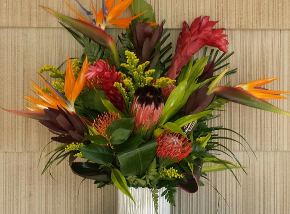 DESIGNS BY NEWBERRY FLOWERS & GIFTS - Norman, OK. Love the Tropicals!!