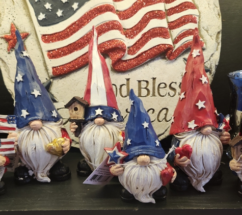 Heart & Homestead - Manitowoc, WI. The Red, White & Blue  Gnome Crew!