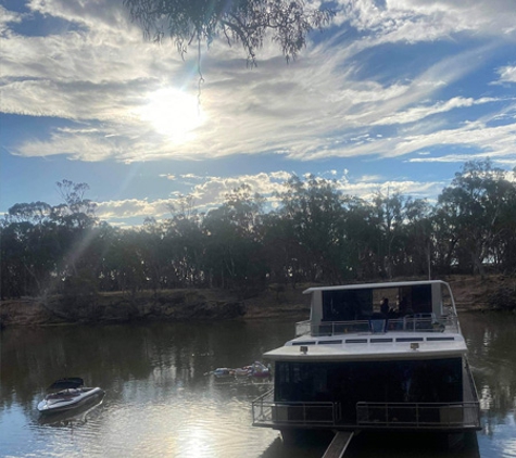 Executive Houseboats - Moama, NSW