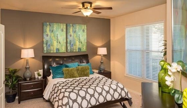 Villa Toscana Apartments - Houston, TX