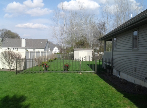 Knickerbocker fence and deck - Norvell, MI