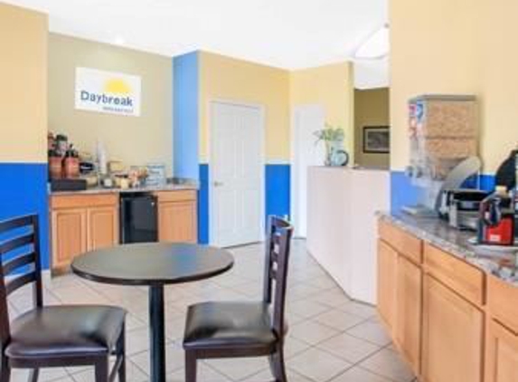 Days Inn by Wyndham Moulton - Moulton, AL