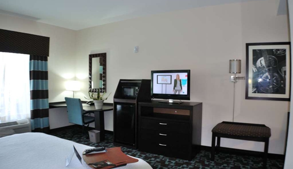 Hampton Inn & Suites Nashville @ Opryland - Nashville, TN