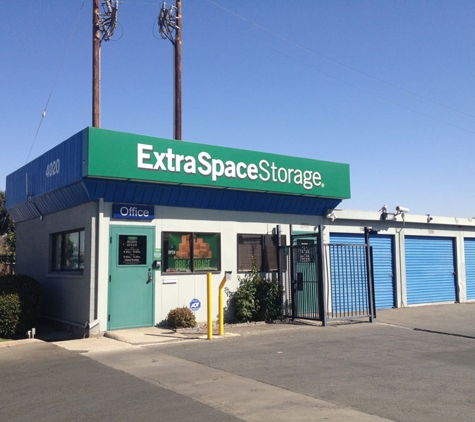 SecurCare Self Storage - Bakersfield, CA