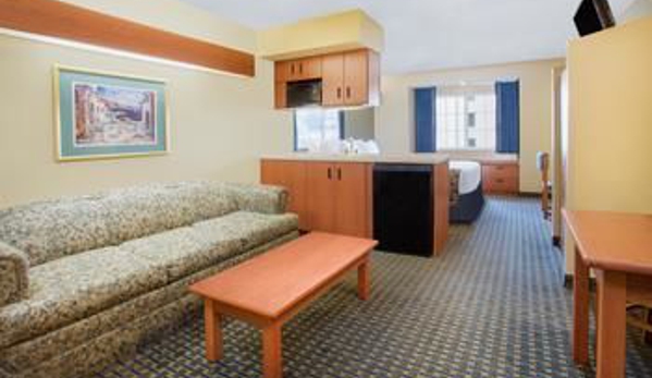 Microtel Inn & Suites by Wyndham Leesburg/Mt Dora - Leesburg, FL