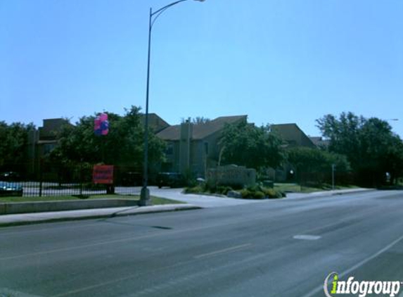 Canyon Oaks Apartments - San Antonio, TX