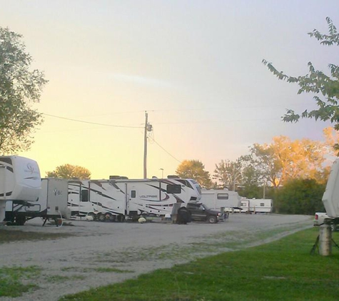 Diehl's Corner RV Park - Butler, MO