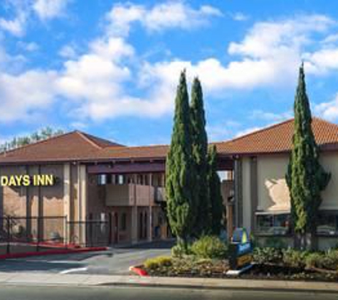 Days Inn by Wyndham Pinole Berkeley - Pinole, CA