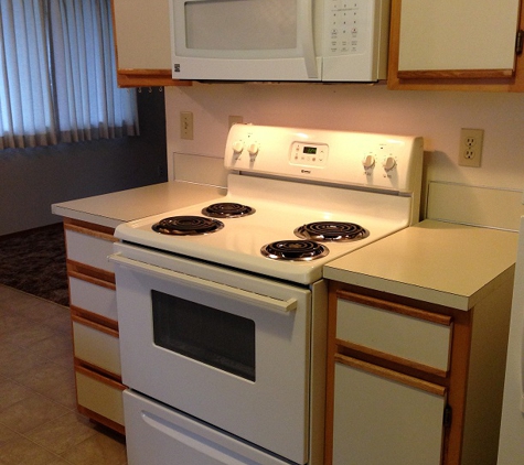 Fir Crest Village Apartments & Duplexes - Stayton, OR