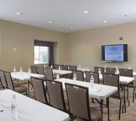 Microtel Inn & Suites by Wyndham Shelbyville - Shelbyville, TN