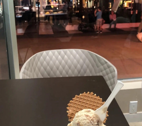 Mammamia Gelato Italiano - Miami Beach, FL