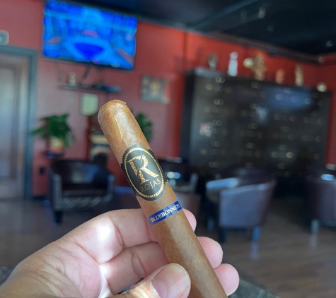 Central Cigar Lounge - Yonkers, NY