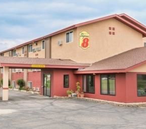 Super 8 by Wyndham Worthington Minnesota - Worthington, MN