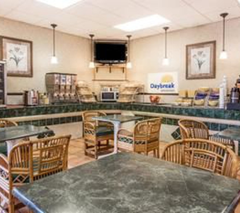 Days Inn by Wyndham Melbourne - Melbourne, FL