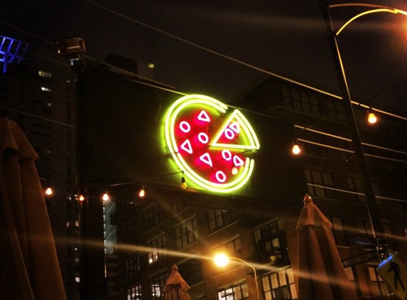 Parlor Pizza Bar - Chicago, IL
