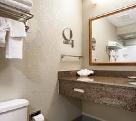 Best Western Plus Sebastian Hotel & Suites - Sebastian, FL