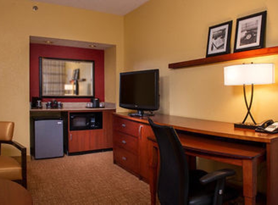 Courtyard by Marriott - Richmond, VA