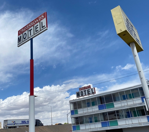 Crossroads Motel - Albuquerque, NM