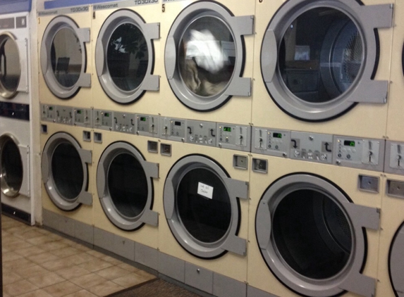 Duds N Suds Coin Laundry - Overland Park, KS