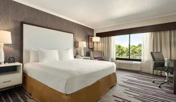 DoubleTree by Hilton Hotel Milwaukee - Brookfield - Brookfield, WI