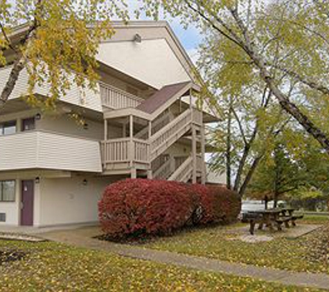 Red Roof Inn - Essington, PA