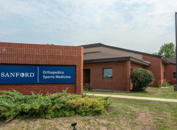 Orthopedics and Sports Medicine Grand Forks - Grand Forks, ND