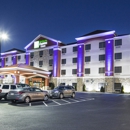 Holiday Inn Express & Suites Elkton - University Area - Hotels