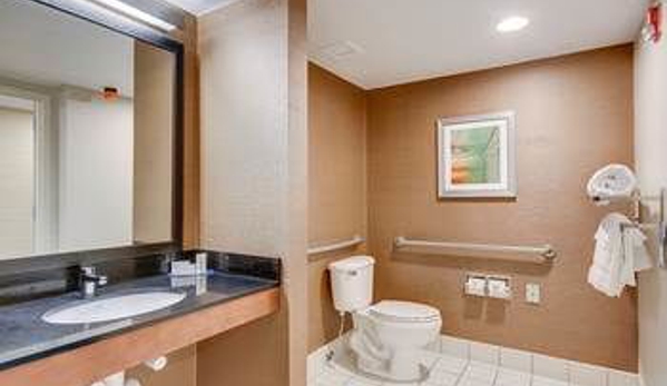 Fairfield Inn & Suites - Woburn, MA