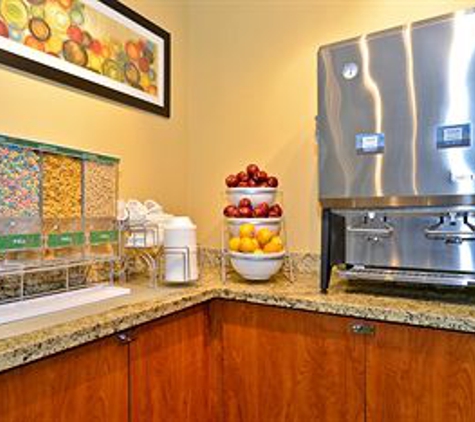 Comfort Inn & Suites Near Universal Orlando Resort-Convention Ctr. - Orlando, FL