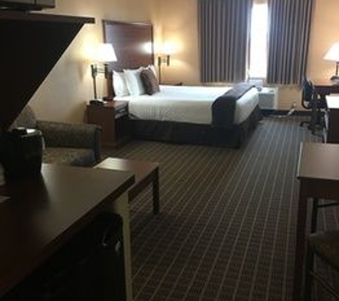 Expressway Suites - Fargo, ND