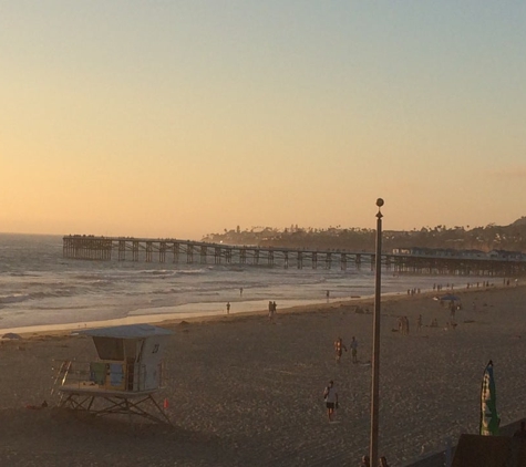 Surfer Beach Hotel - San Diego, CA