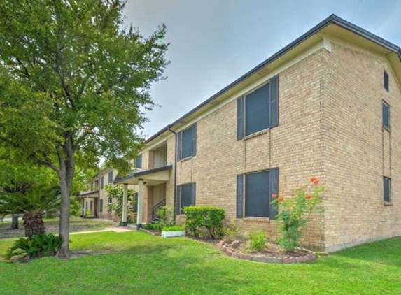 Oaks on Lamar Apartments - Austin, TX