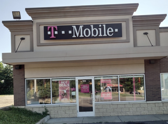 T-Mobile - Maplewood, MN