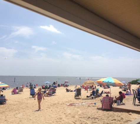 Venetian Shores Beach Hut - Lindenhurst, NY