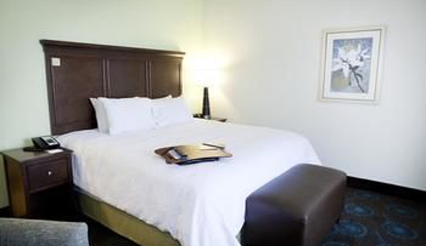 Hampton Inn & Suites Wheeling-The Highlands - Triadelphia, WV