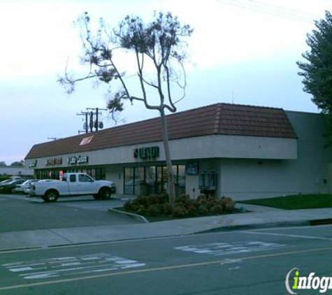 7-Eleven - La Habra, CA