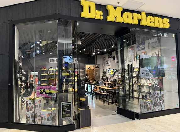 Dr. Martens Garden State Plaza - Paramus, NJ