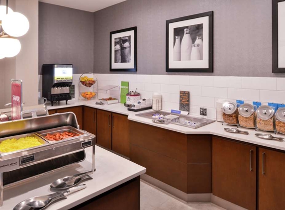 Hampton Inn & Suites Legacy Park-Frisco - Frisco, TX