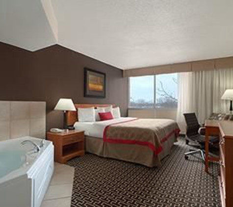 Sonesta Hotel Grand Rapids Airport - Grand Rapids, MI