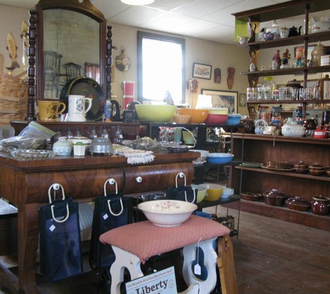 Robeson Antiques, Books, & Collectibles - Ellicott City, MD