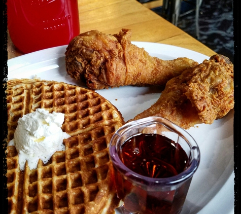 Kuzzo's Chicken & Waffles - Detroit, MI