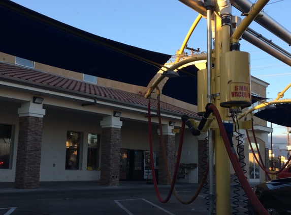 In-N-Out Express Car Wash - North Hollywood, CA