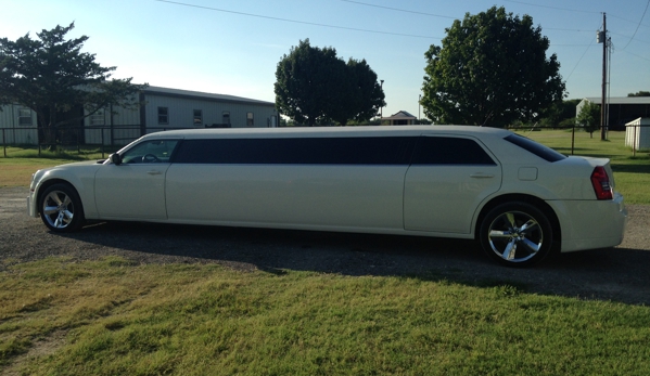 Newtons Big Hat Limousines - Valley View, TX
