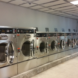 A LAUNDROMAT OF MERRITT ISLAND ( 24 HR COIN LAUNDRY ) - Merritt Island, FL