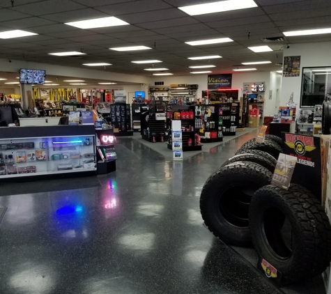 Smokey Mountain Truck Outfitters - Lexington, KY. Largest Showroom   in  KY and Southern OH and IND